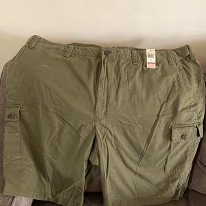 NWT Men’s Izod Shorts. 50 waste